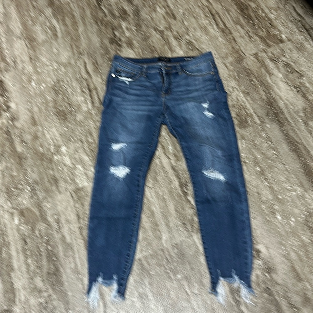 Size 11 distressed cropped fit Judy blue